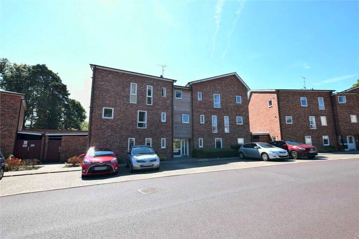 2 Bedroom Flat To Rent In Hampden Crescent, The Parks, Bracknell, Berkshire, RG12