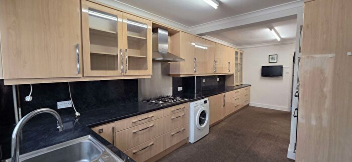 3 Bedroom Semi Detached House To Rent In Wood Lane, TW7