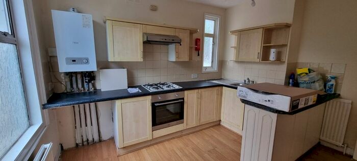 1 Bedroom Flat To Rent In Bensham Manor Road, Croydon, CR7