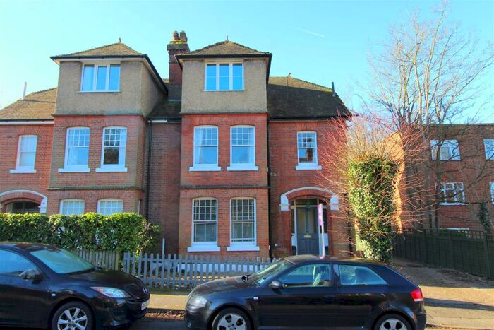 1 Bedroom Apartment To Rent In Grosvenor Road, St Albans, AL1