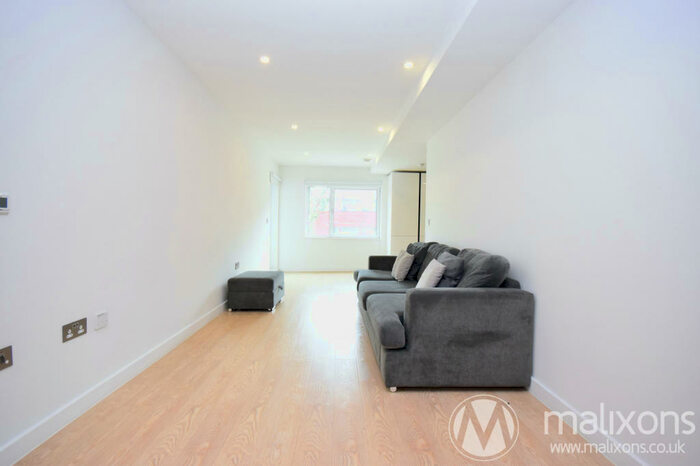 2 Bedroom Apartment To Rent In Newgate, Croydon, CR0