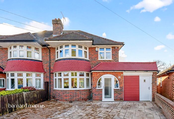 4 Bedroom Semi Detached House For Sale In Mortimer Crescent, Worcester Park, KT4