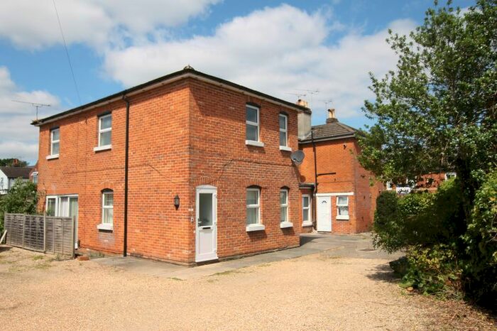2 Bedroom Flat To Rent In Winchester Road, Romsey, SO51