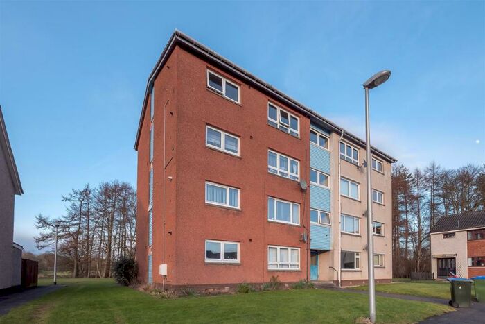 2 Bedroom Flat For Sale In Westray Court, Perth, PH1