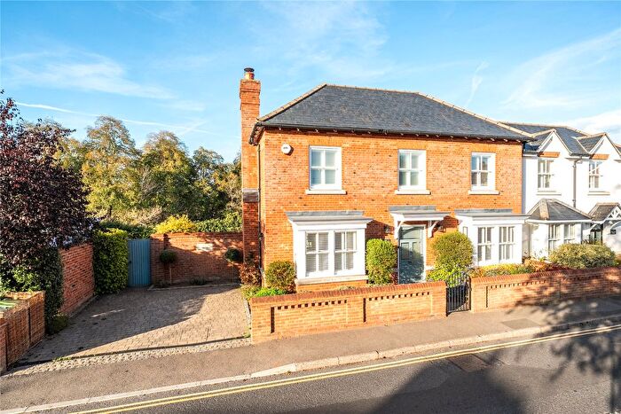 3 Bedroom Semi Detached House For Sale In Ripley, Surrey, GU23