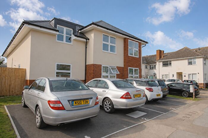 2 Bedroom Flat To Rent In , Lower Ashley Road, New Milton, BH25