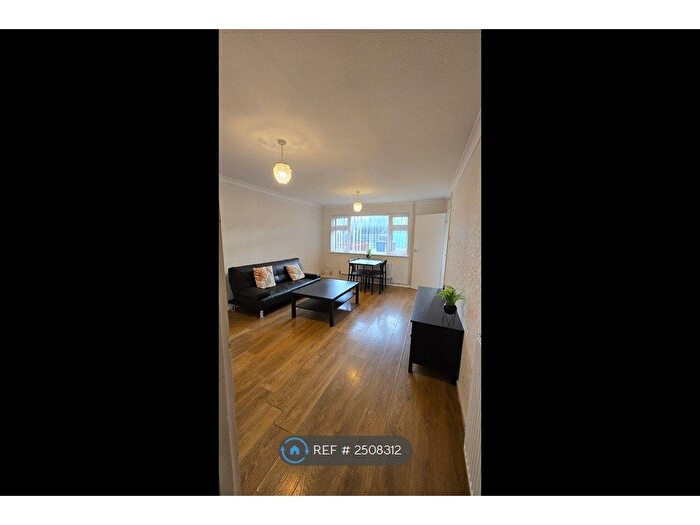 2 Bedroom Semi-Detached House To Rent In Blackhall Road, Cambridge, CB4