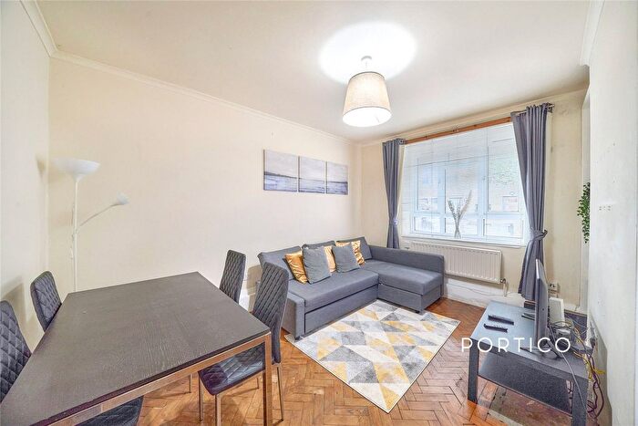 2 Bedroom Flat To Rent In Triangle Place, SW4