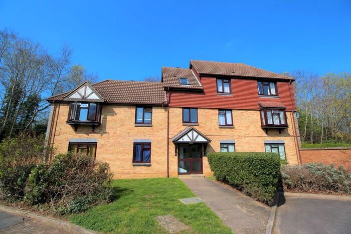 1 Bedroom Flat To Rent In Ladygrove Drive, Guildford, Surrey, GU4
