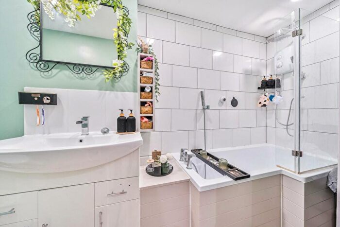 2 Bedroom Terraced House For Sale In Croydon Road, Keston, BR2