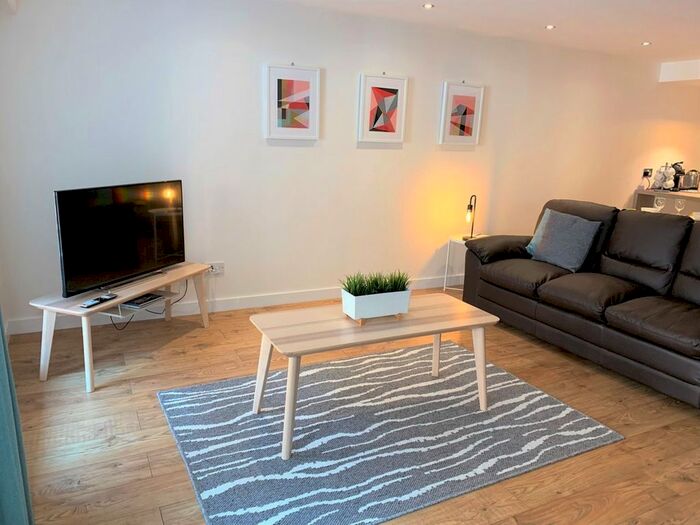2 Bedroom Flat To Rent In High Street, Glasgow, G1