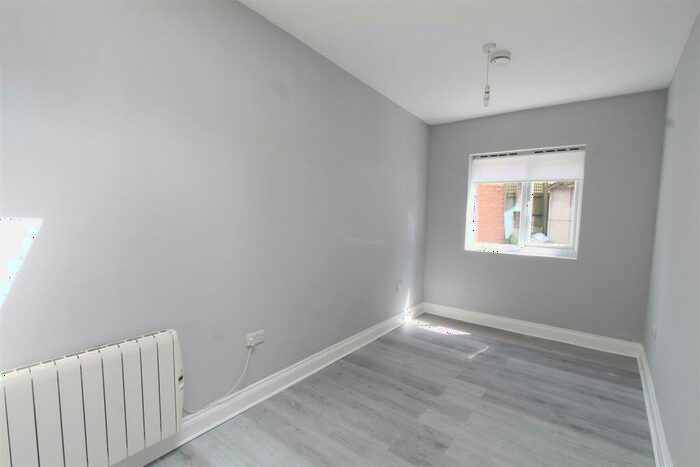 Studio To Rent In Dunvegan Road, Eltham, SE9