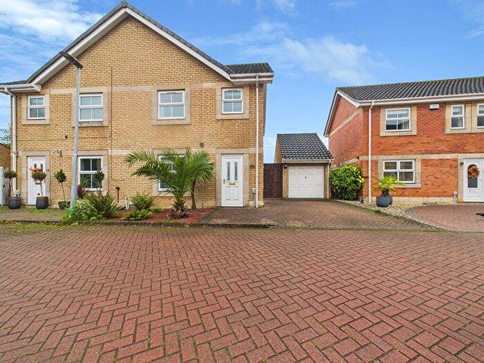 2 Bedroom Semi-Detached House For Sale In The Haven, Hull, Yorkshire, HU9