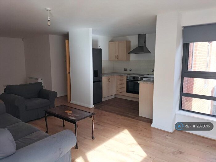 1 Bedroom Flat To Rent In Madison Square, Liverpool, L1