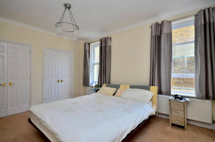 3 Bedroom Flat To Rent In Eastcastle Street, Fitzrovia, London, W1T