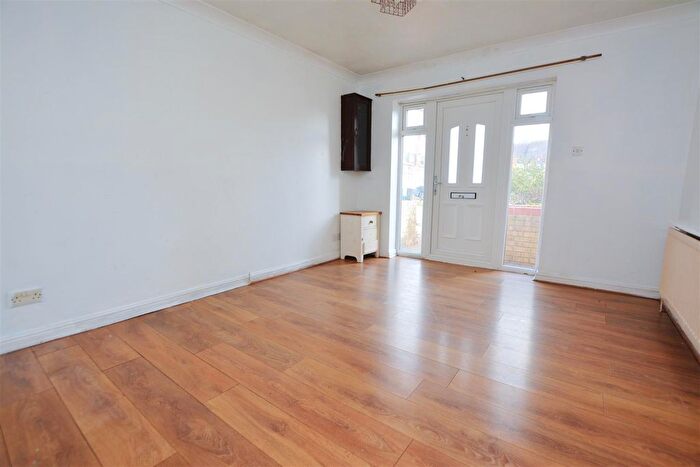 2 Bedroom Flat For Sale In Kennet Square, Colliers Wood Borders, CR4