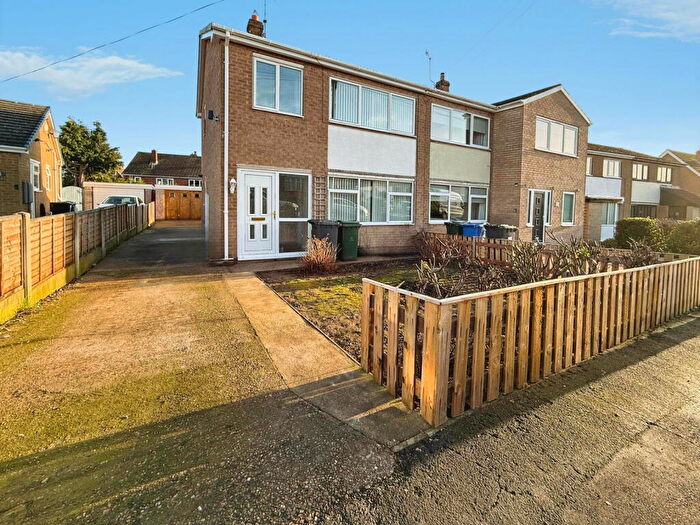 3 Bedroom Semi-Detached House For Sale In Newbury Way, Cusworth, Doncaster, DN5