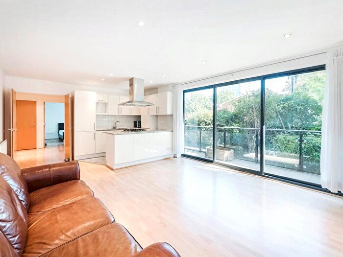 1 Bedroom Apartment For Sale In Ocean Wharf, Westferry Road, E14