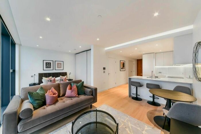 Studio To Rent In Hampton Tower, South Quay Plaza, London, E14