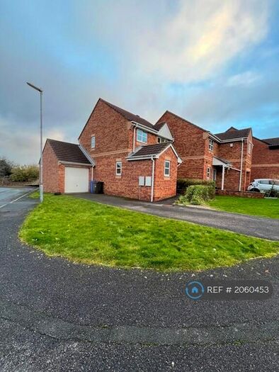 3 Bedroom Semi-Detached House To Rent In Regent Court, Barnsley, S74