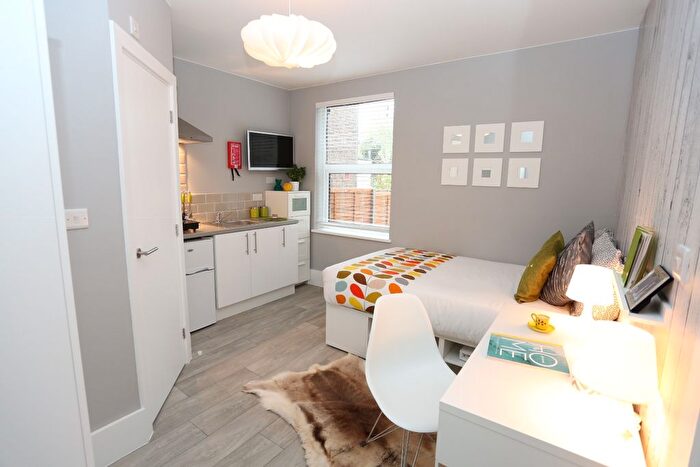 1 Bedroom Studio To Rent In Tavistock Street, Luton, Bedfordshire, LU1