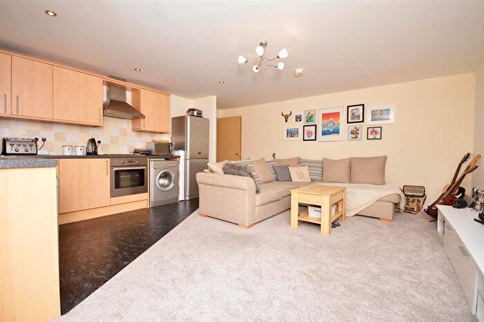 2 Bedroom Flat To Rent In Wesleyan Court, Lincoln, LN2