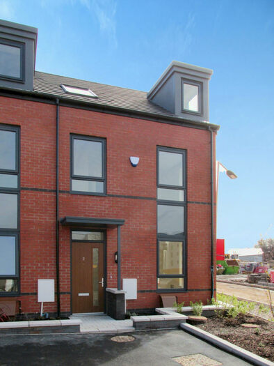 4 Bedroom Semi-Detached House To Rent In Spinner Street, Stockport, SK1