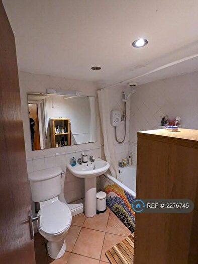 1 Bedroom Flat To Rent In Whitelow Road, Manchester, M21