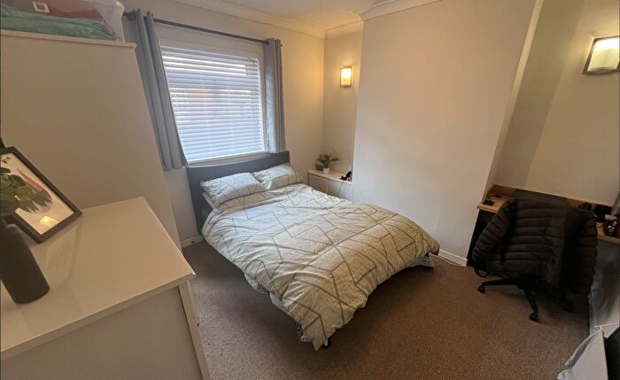 2 Bedroom End Of Terrace House To Rent In Scorer Street, LN5