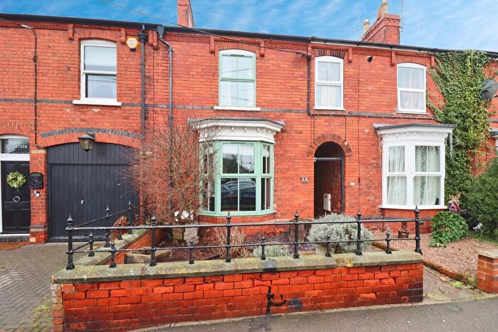 3 Bedroom Terraced House For Sale In High Street, Saxilby, LN1