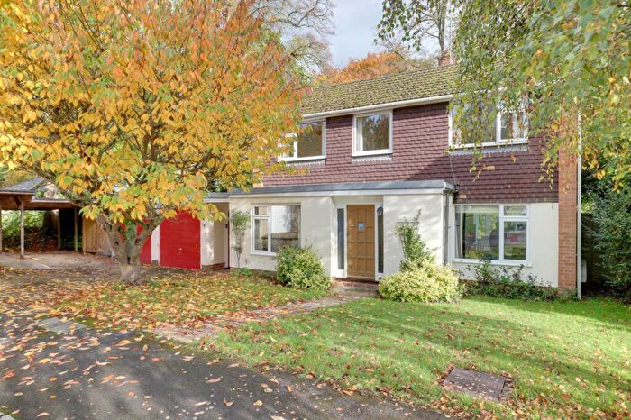 4 Bedroom Detached House For Sale In Red House Drive, Sonning Common, South Oxfordshire, RG4