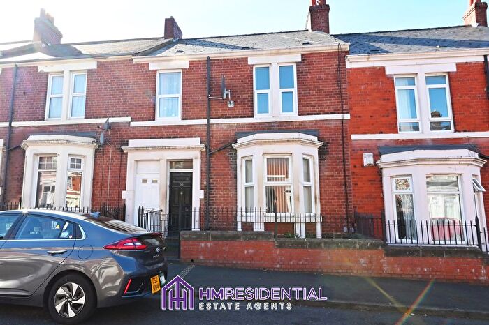 3 Bedroom Flat To Rent In Wingrove Gardens, Fenham, Newcastle Upon Tyne, NE4