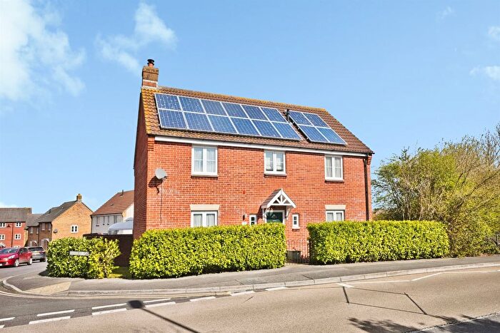 4 Bedroom Detached House For Sale In Biddlesden Road, Yeovil, BA21