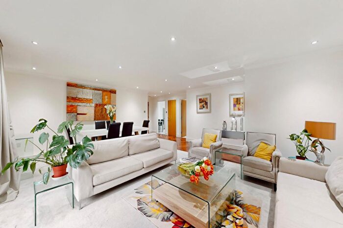 3 Bedroom Flat To Rent In Richbourne Court, Harrowby Street, London, W1H