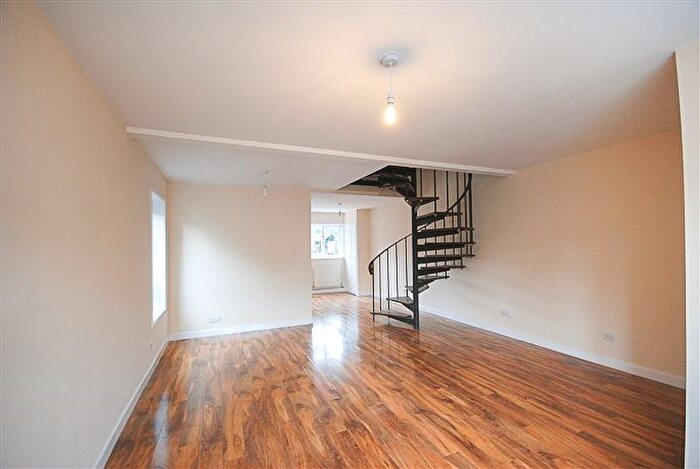 3 Bedroom Semi-Detached House To Rent In Dol-Y-Bont, Borth, SY24
