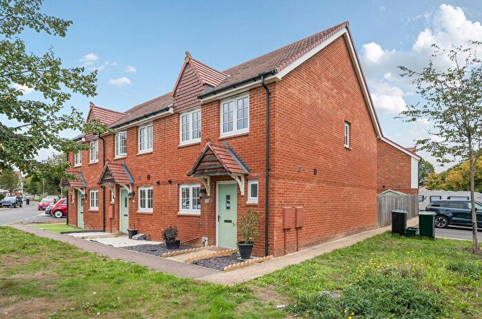 2 Bedroom End Of Terrace House For Sale In Thiepval Drive, Tonbridge, TN11