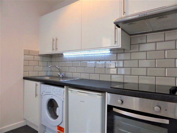 Studio To Rent In Osmond Road -, P13