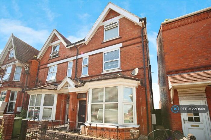 1 Bedroom Flat To Rent In Mount Pleasant, Redditch, B97