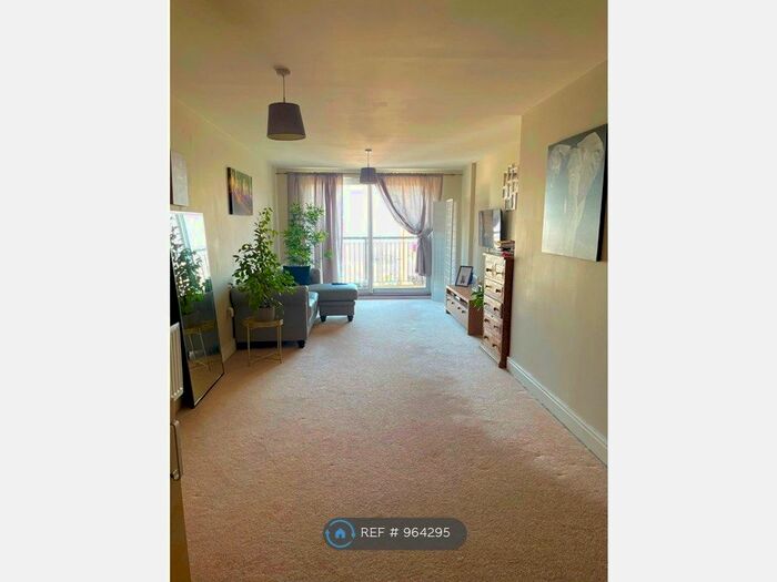 1 Bedroom Flat To Rent In Canal Road, Gravesend DA12