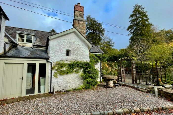 2 Bedroom Cottage To Rent In South Brent, TQ10