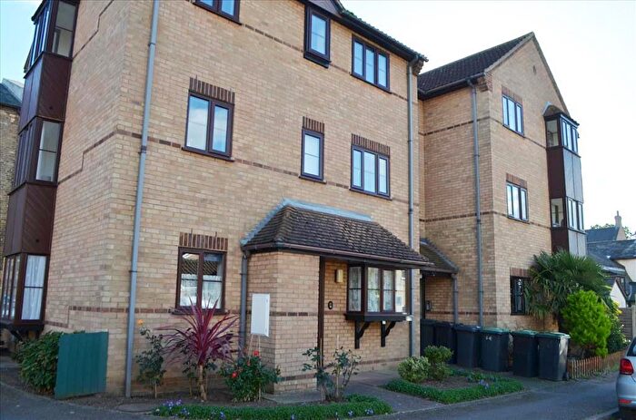 2 Bedroom Flat To Rent In Shortmead Street, Biggleswade, SG18