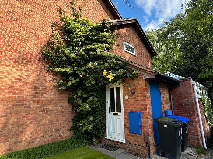 2 Bedroom Terraced House To Rent In Armadale Road, Woking, GU21