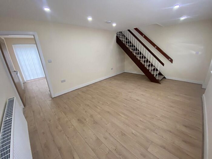 3 Bedroom House To Rent In Clements Close, Oldbury, B69