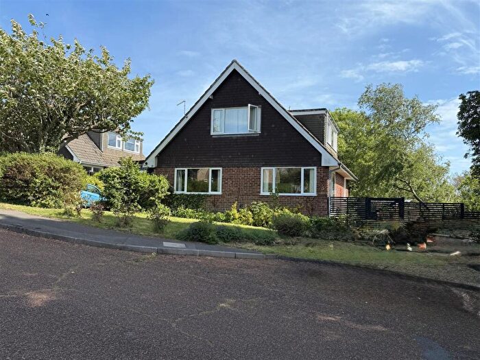 4 Bedroom Detached House For Sale In The Crundles, Freshwater, PO40