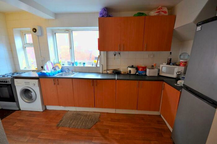 3 Bedroom Terraced House To Rent In Brudenell Road, Hyde Park, Leeds, LS6