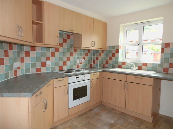 2 Bedroom Flat To Rent In Kingfisher Court, Ashton-on-Ribble, PR1