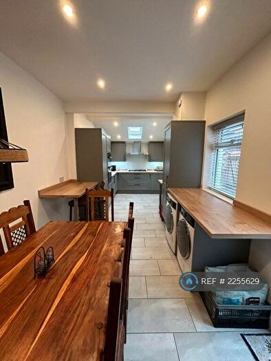 6 Bedroom Terraced House To Rent In Braemar Road, Manchester, M14