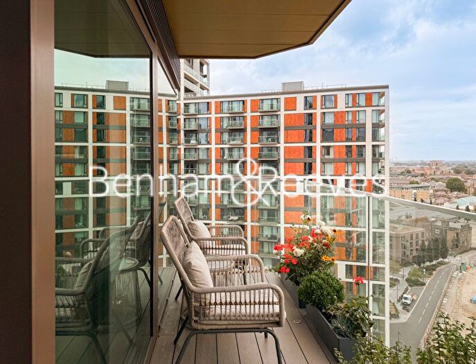 2 Bedroom Flat To Rent In Brigadier Walk, Royal Arsenal Riverside, SE18