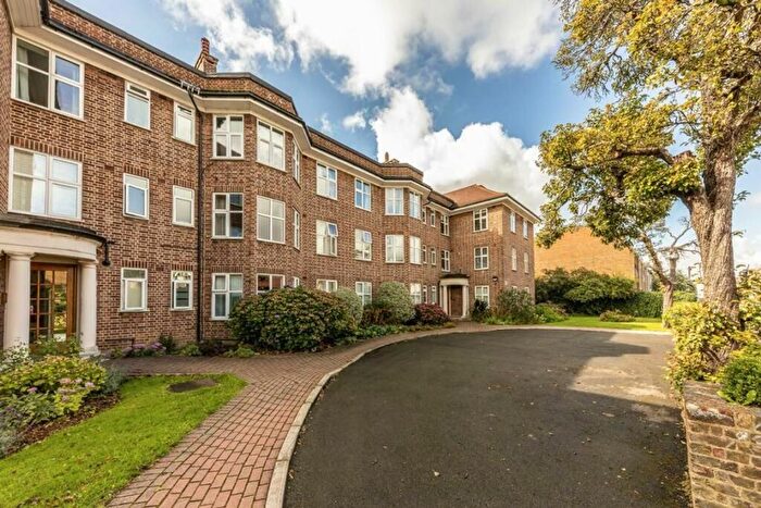 1 Bedroom Flat For Sale In Milton Lodge, Whitton Road, Twickenham, TW1