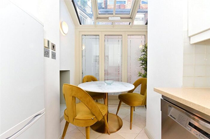 1 Bedroom Flat To Rent In West Eaton Place, Belgravia, London, SW1X